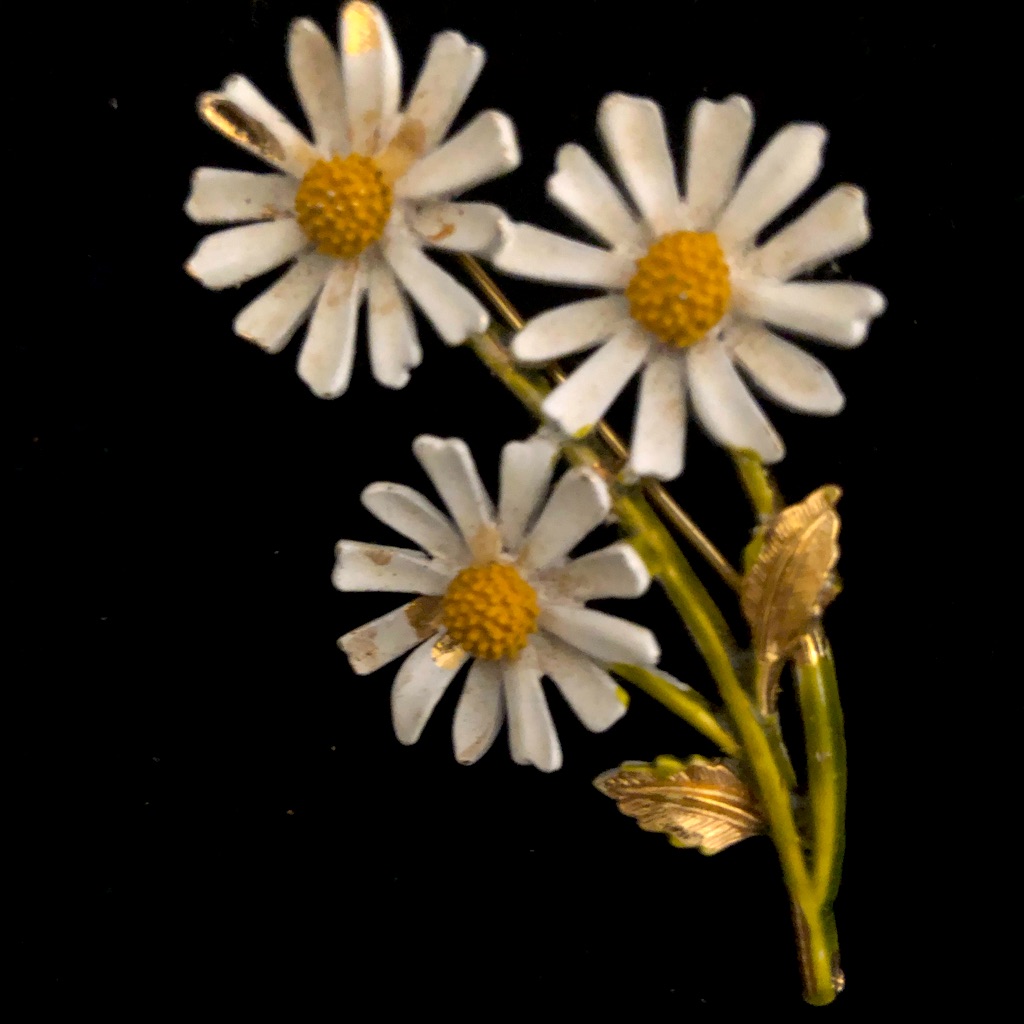Lovely 1955 Vintage Arthur Pepper Daisies Pin